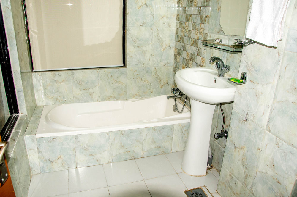 Oyo 123 Hotel Prince Plaza Katmandu Kültér fotó